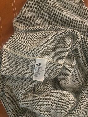 H&M Two-Tone Knit Infinity Scarf in Light Gray and Black